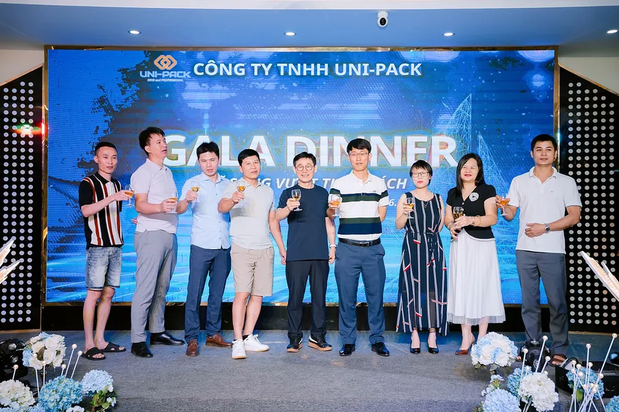 Vinh danh và trao giải cho cá nhân, tập thể xuất sắc